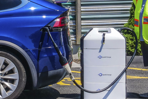 Agero and SparkCharge are piloting a mobile fast-charge roadside service for electric vehicles.